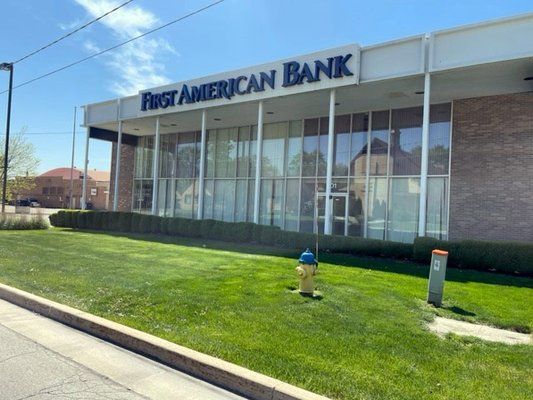 The exterior of the First American Bank Kankakee branch