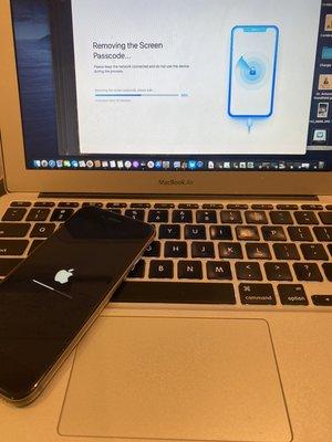 Removing a screen passcodes and unlocking locked phones!