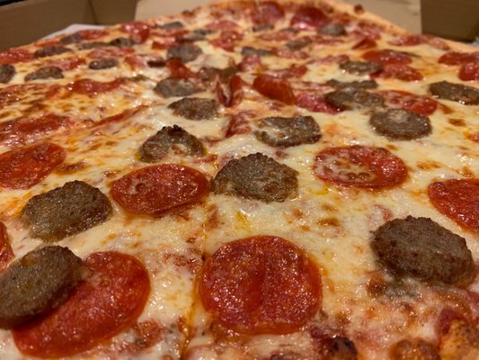 Pepperoni & meatball pizza