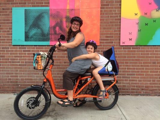 Cargo electric bikes are perfect to haul the whole family!