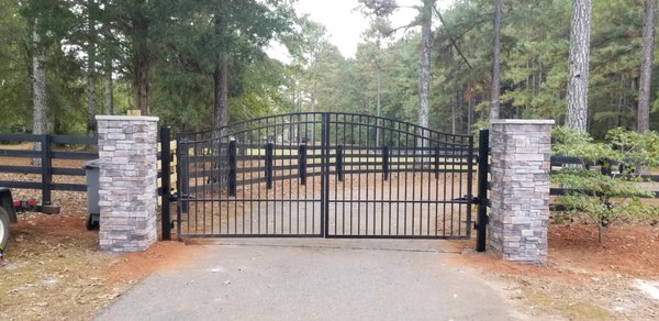 4'-5' Single Drive Gate with Operator System and Faux Stack Stone Columns