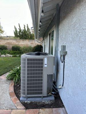 2 stage Bryant Heat-Pump.