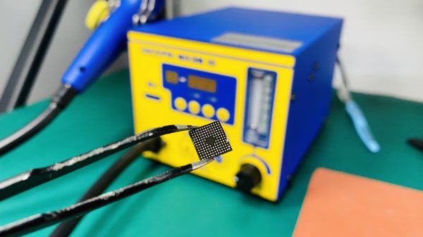 microsoldering Hakko system