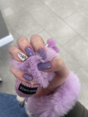 Purple manicure with accent nail