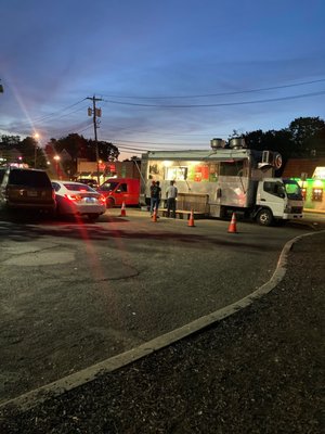 New taco truck, who dis!? Same good food