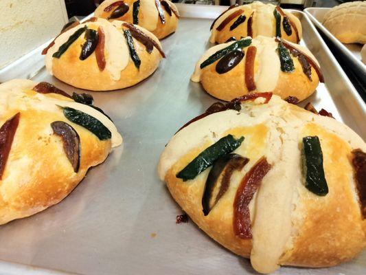 Pan De Reyes- King Cake Bread