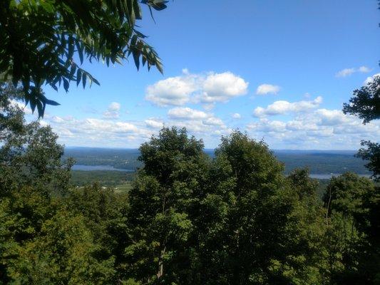 hudson river from the lookout point