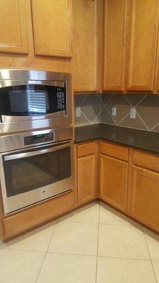 Kitchen for 4-bed/3.5-bath home cleaned in Cypress for a move-out client.