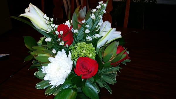 Floral arrangement when they arrived. Beautiful!