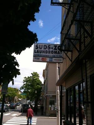 Suds-Zo Laundromat