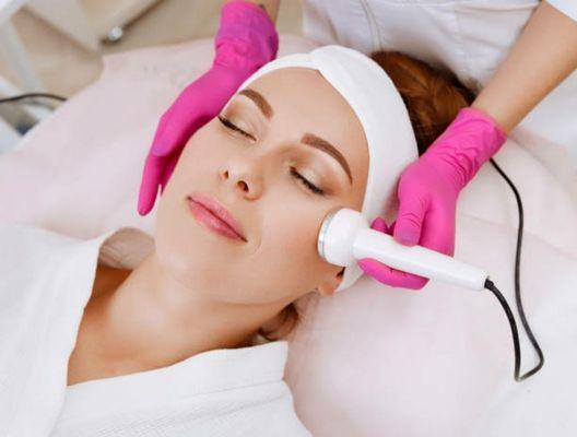 High Intensity Focused Ultrasound Face Rejuvenation and Wrinkles Treatment