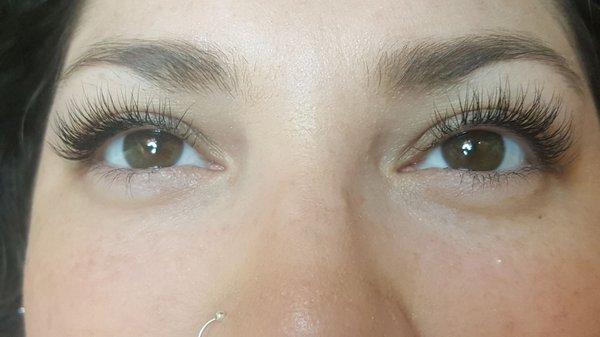 Full Set of Eyelash Extensions