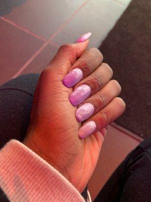 "Round nails w/ gel polish"