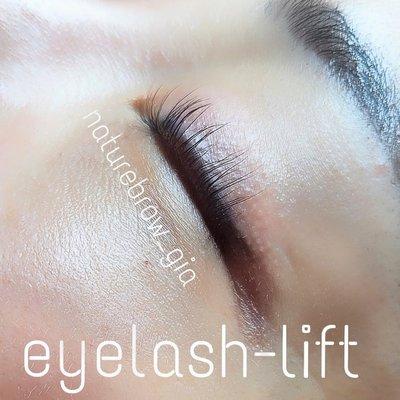 Natural eyelash lift perm