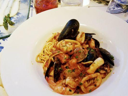 Spaghetti alla chitarra ai frutti di mare