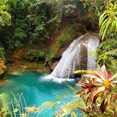 Jamaica is full of adventure! When visiting this stunning destination, be sure to go off the beaten path and check out the #BlueHole