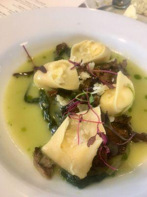 -Primo:Tortellini con Funghi- Ricotta, oyster mushrooms, spinich, peas