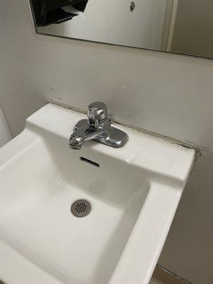 Disgusting sink.