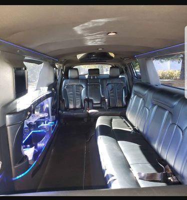 10 passenger limo