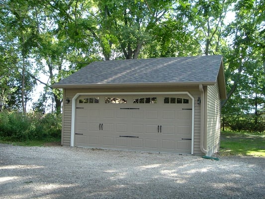 STUNNING REVERSE GABLE STYLE WITH CARRIAGE DOOR