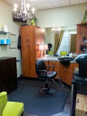 Simply Christine Studio is a private professional setting located within Sola Salon Studios.