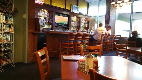 Bar Area Encino Glen Restaurant