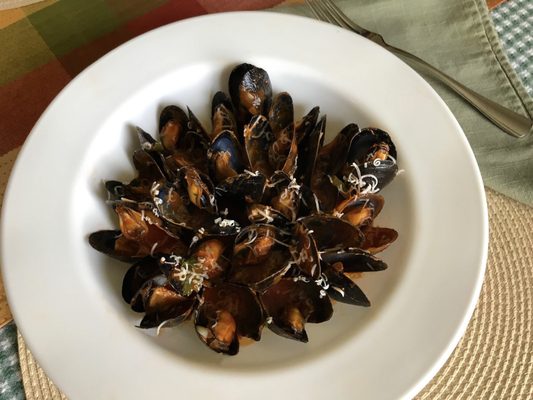 Mussels with Tomato, Garlic, Pinot Grigio and Calabrian Chilies.