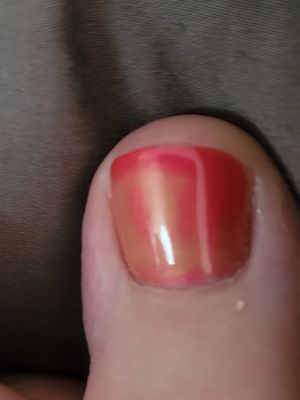 There was no gold shimmer effect in this polish. Wtf is wrong with their products?