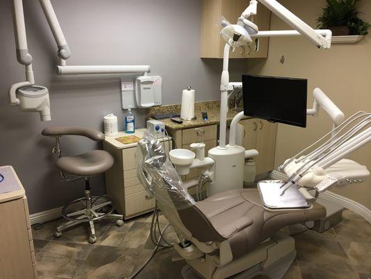 Tustin Dentist Specialist Operatory Room 1