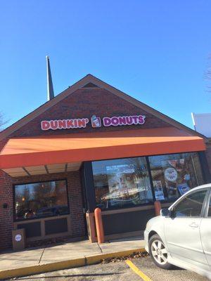 Dunkin Donuts of Natick -- 50 East Central Street / Route 135, Natick             Exterior