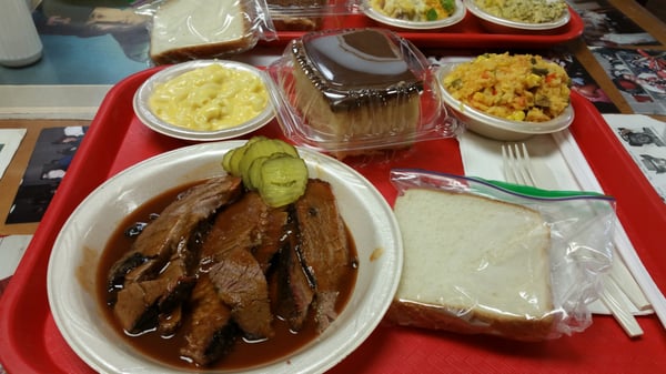 Lunch special: 1 meat,  2 sides,  dessert,  drink