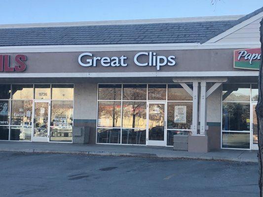 The front of the Great Clips location.