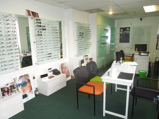 Designer eyeglasses