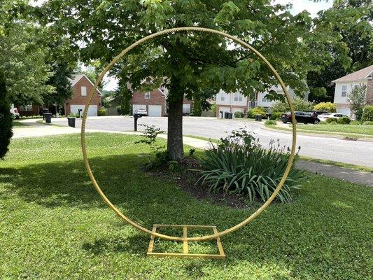 Good metal circle arch!