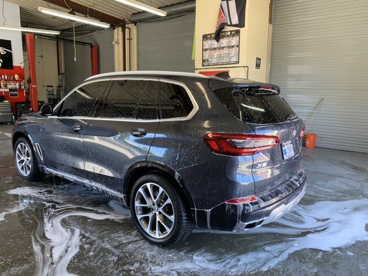 Hand car wash & Auto Detailing Center !