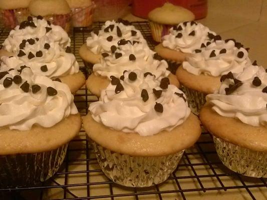 Chocolate Chip Cookie Dough Cupcakes