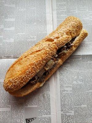 Cheesesteak (on a Sesame roll which was NOT mentioned on the menu)