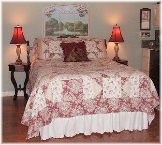 Double Bed in Calico Cottage