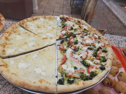 White pizza/ holiday pizza