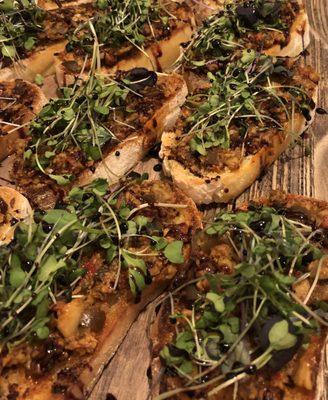 Artichoke Bruschetta with Balsamic Reduction