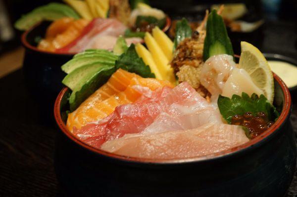 Chirashi bowl