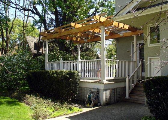 Pergola and deck in Evanston, Illinois