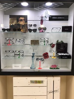 Gucci, Dolce&Gabbana.... Sunglasses and ophthalmic eyewear for any style.