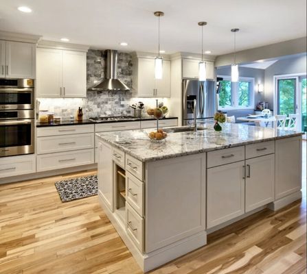 White & grey transitional kitchen