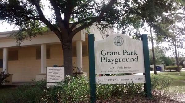 Signage in front of Grant Park Community Center