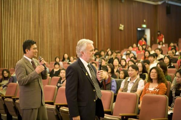 Rohn speaking in Taiwan about how to hire the best employees