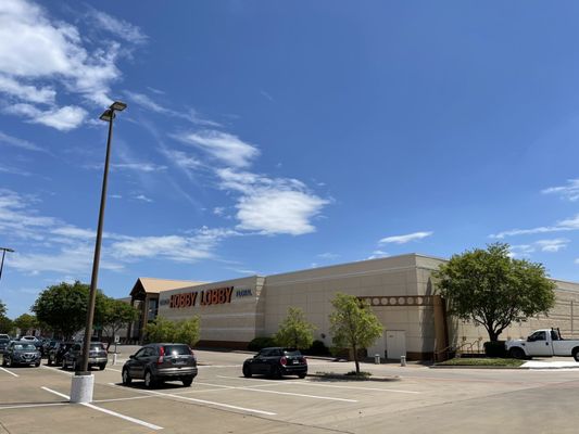 View of Hobby Lobby from parking lot.