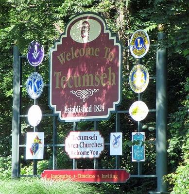 If you're heading W on Chicago into Tecumseh, turn right just before this sign. It's on the right side of the road.