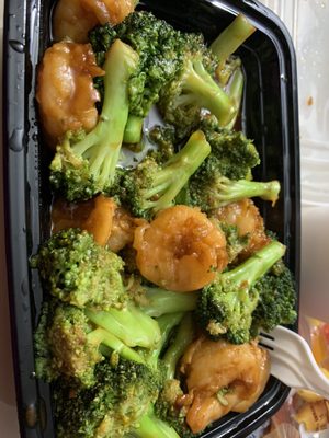 Large shrimp and broccoli with brown sauce.