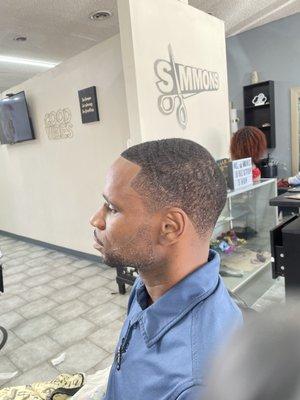 http://Simmonsbeautyandbarber.com